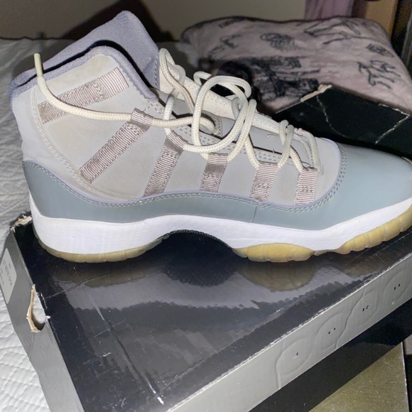 Jordan Retro 11 - Picture 2 of 3